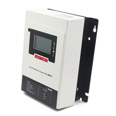 Guter Preis 12Vdc Gleichspannungsgleichspannung Autobatterielader 30A mit MPPT-Solarcontroller IP32 Schutzgrad Online