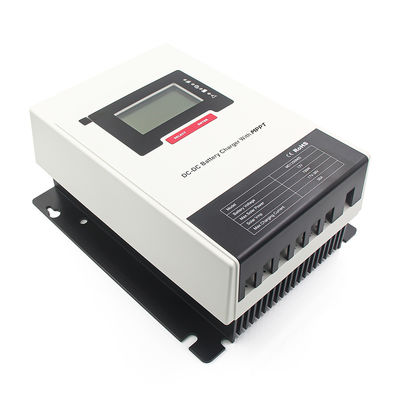 Guter Preis 50A Smart DC DC Ladegerät mit 12/24Vdc Starter Batterie Spannung 700W PV Eingangsleistung Online